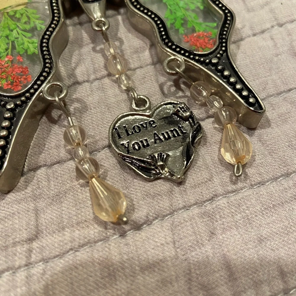 Butterfly Pressed Flower Suncatcher – “I Love You Aunt” Charm